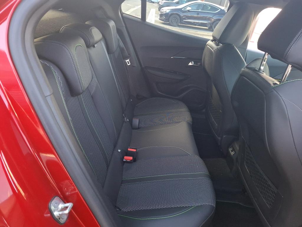 Peugeot 2008 PureTech 130 S&S EAT8 GT 2024