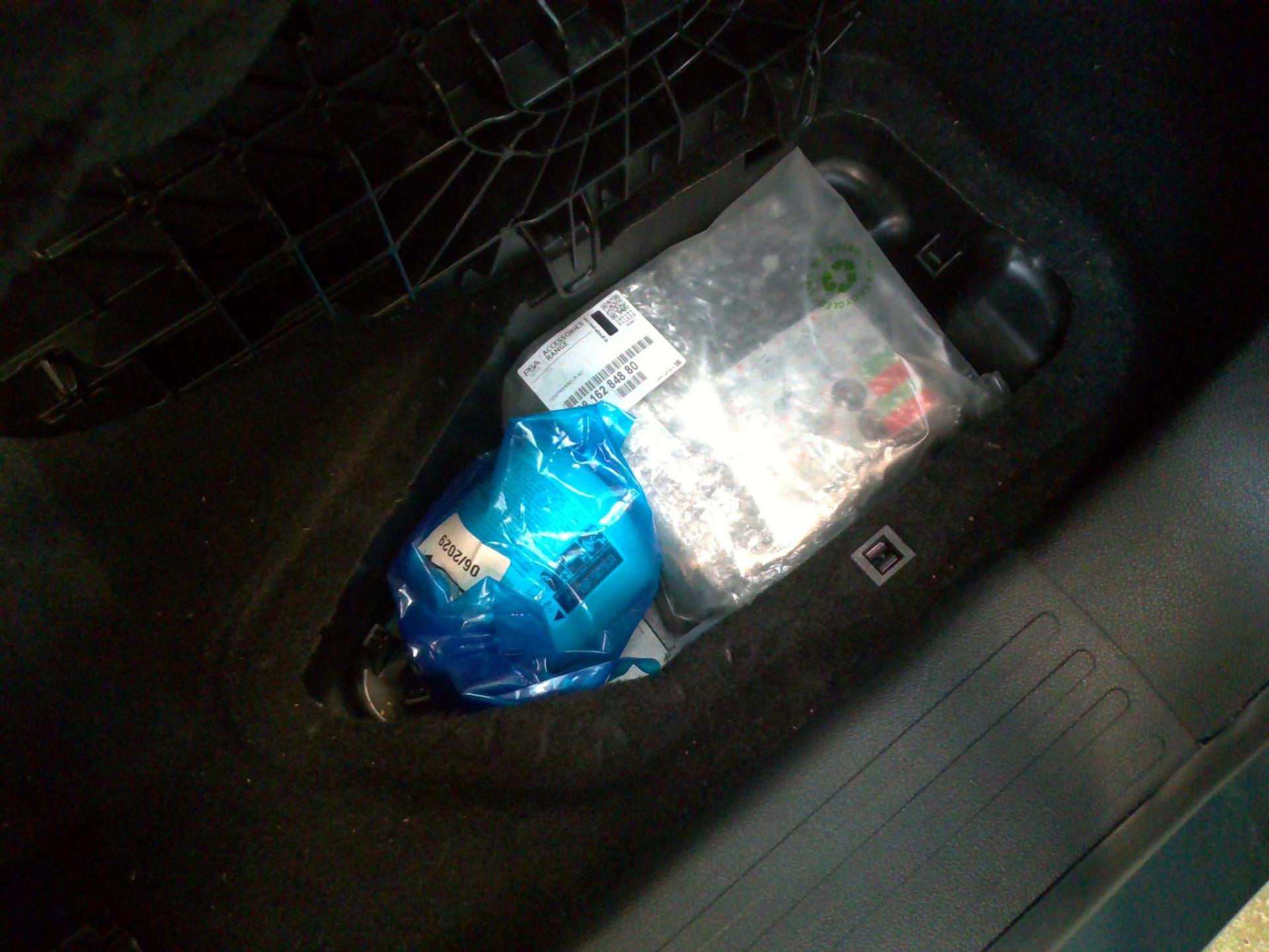 Opel E-Combo Life Taille M 136 ch 100 kW Batterie 54 kWh Elegance 2024