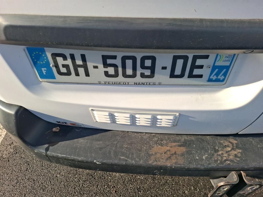 Peugeot EXPERT FGN TOLE STANDARD BLUEHDI 145 S&S EAT8 ASPHALT 2022