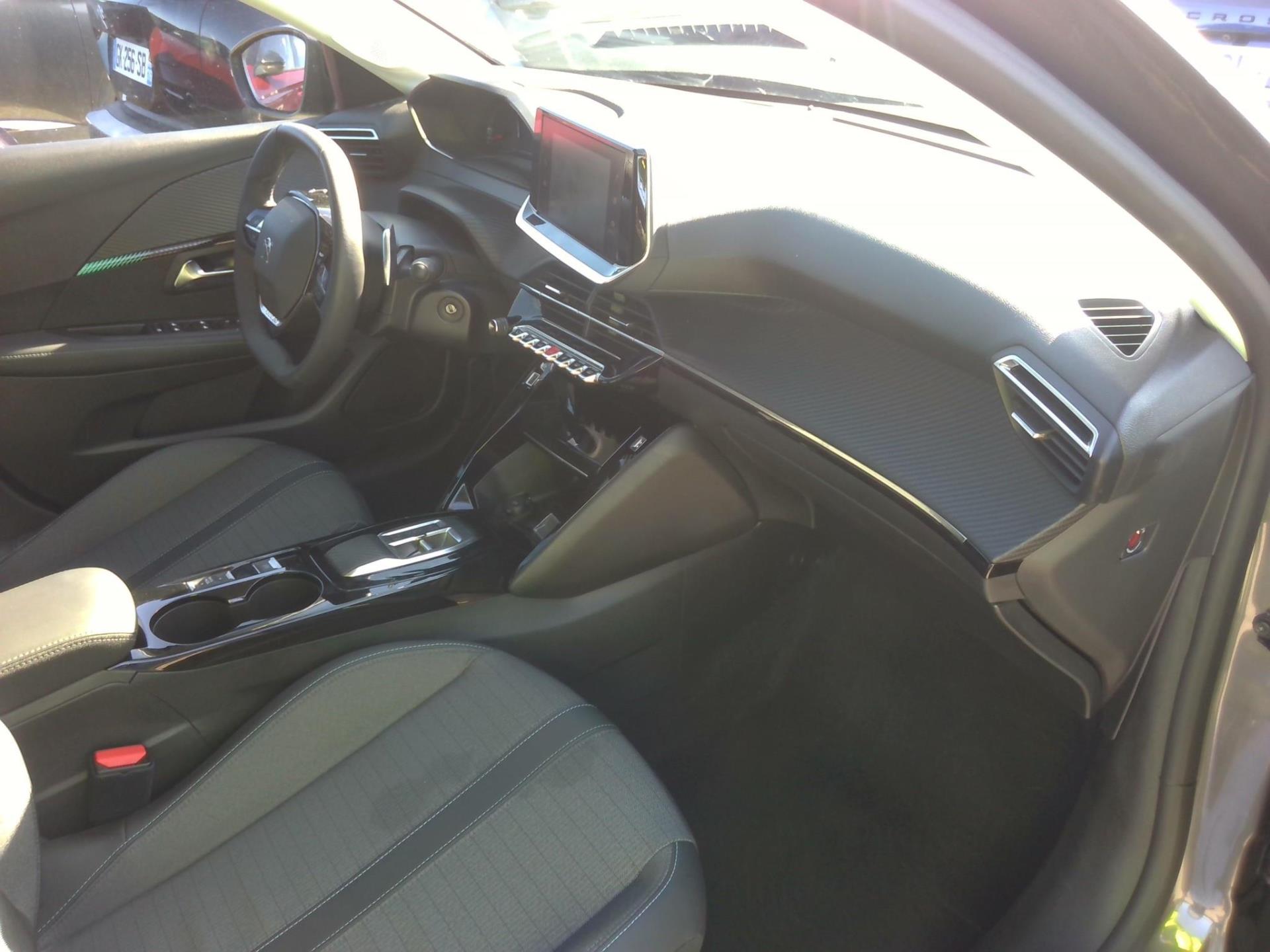 Peugeot 208 PureTech 100 S&S EAT8 Allure 2023