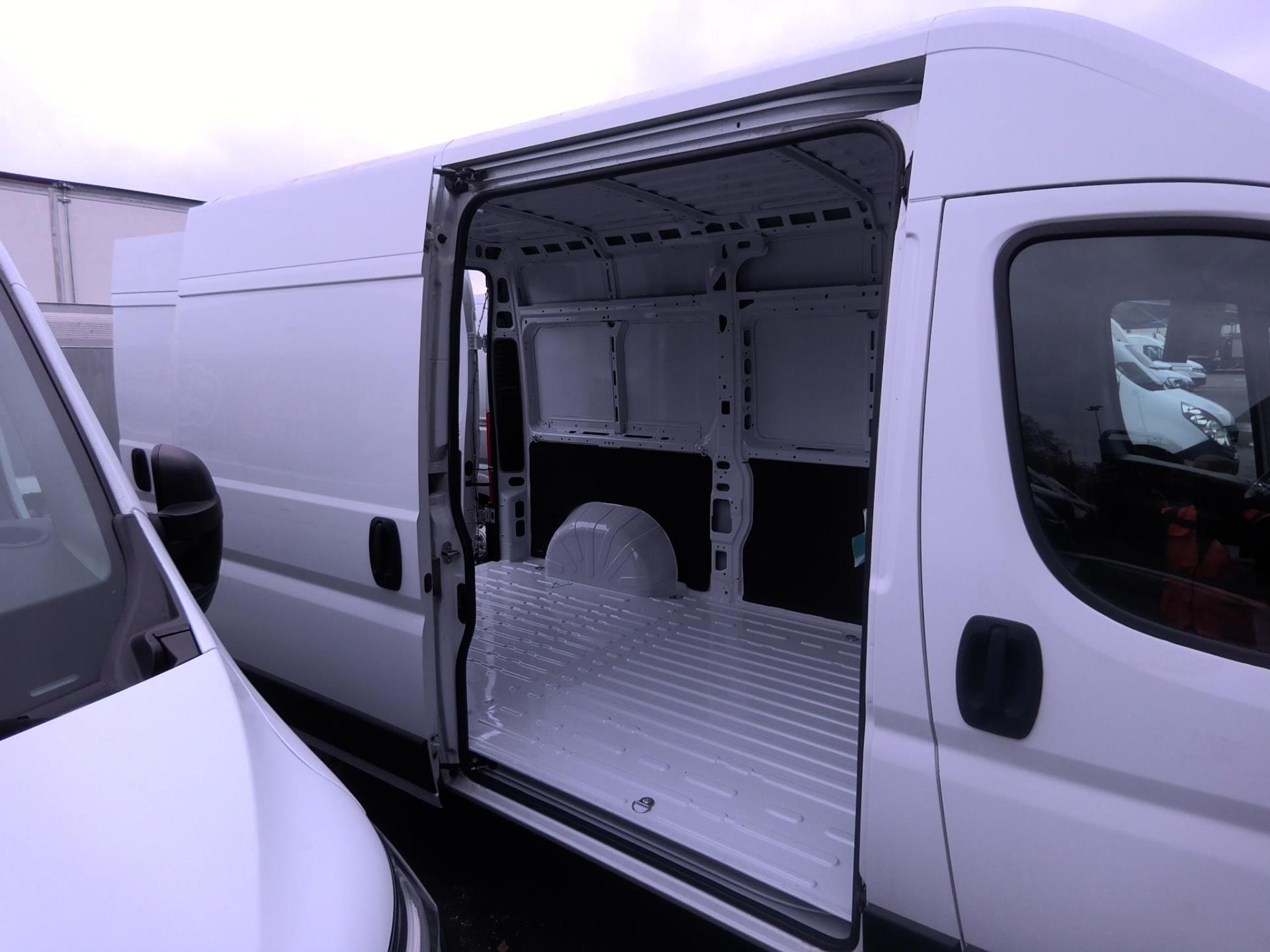 Peugeot BOXER TOLE 3.3 T L2H2 BLUEHDI 140 S&S BVM6 2023