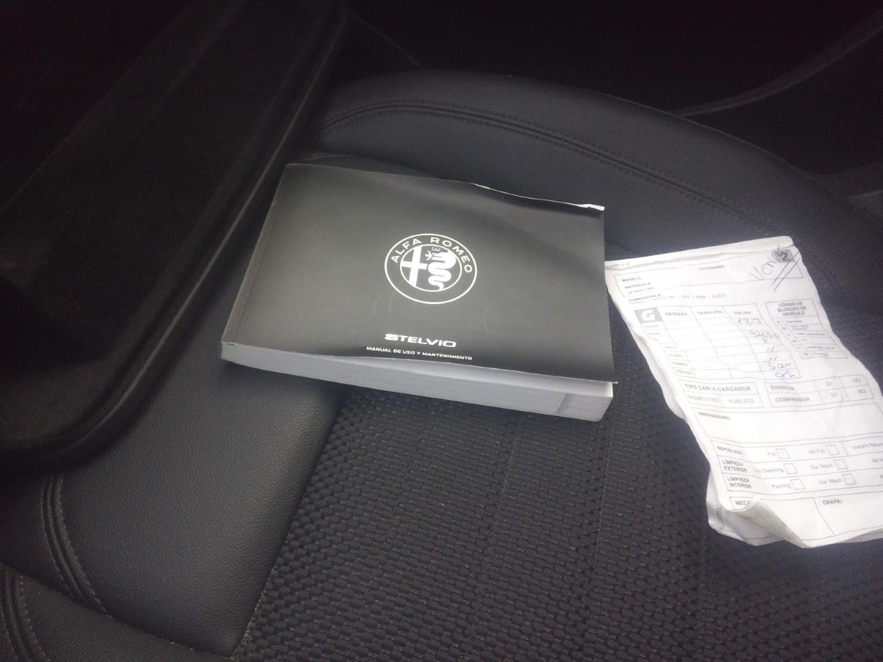 Foto Alfa Romeo Stelvio 8