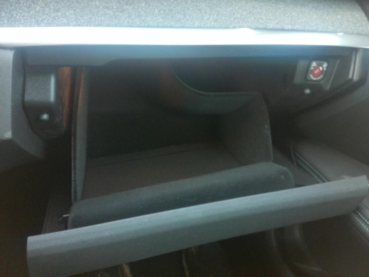 Foto Peugeot 3008 Hybrid 8