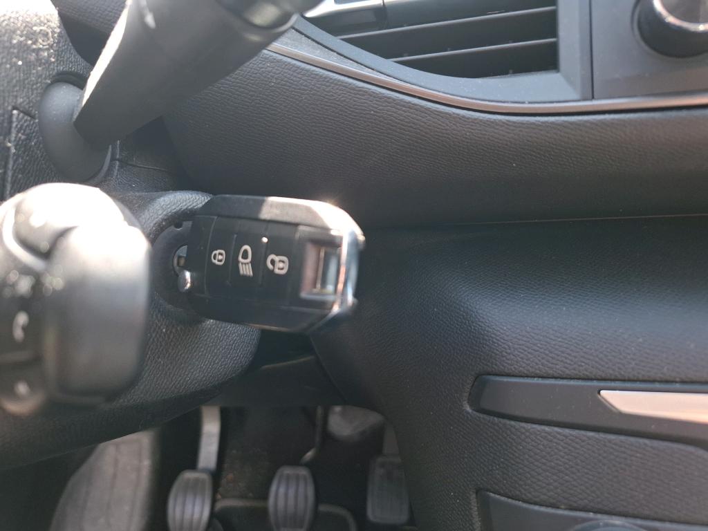 Peugeot 308 1.6 BlueHDi 100ch S&S BVM5 Access 2018