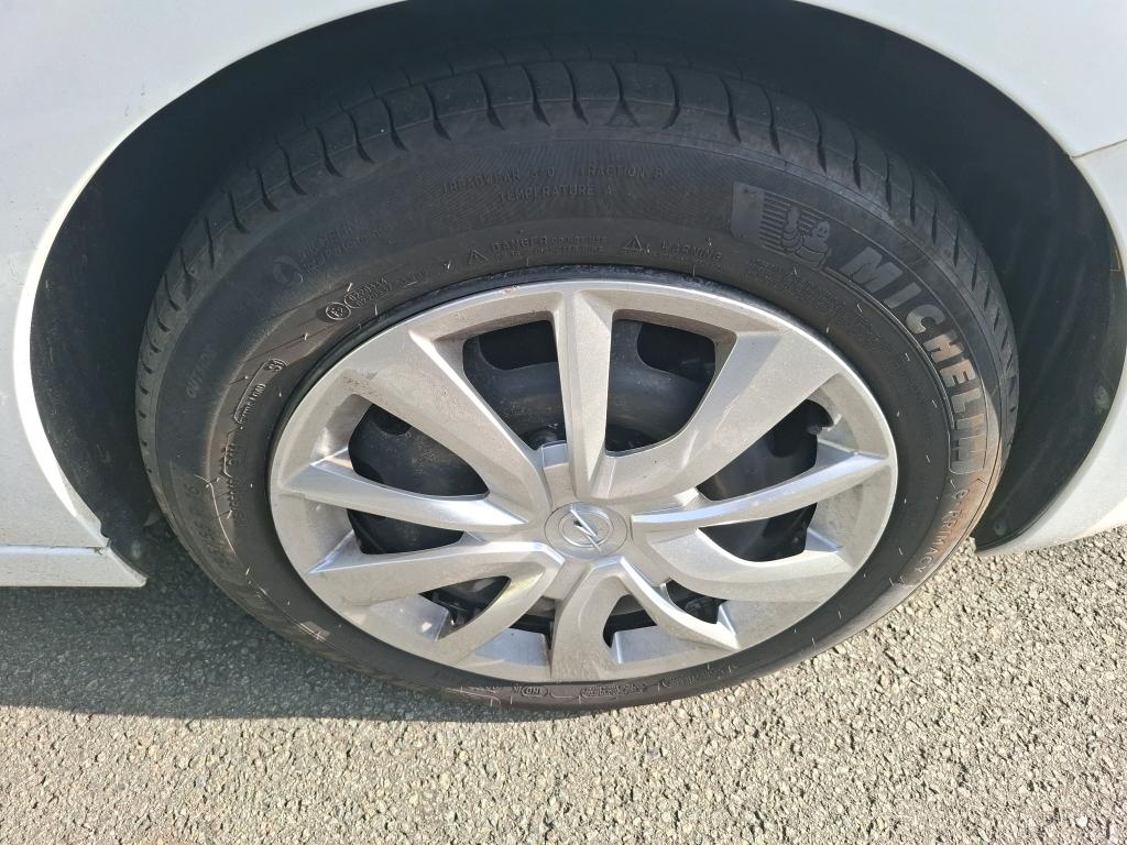 Opel Corsa 1.2 75 ch BVM5  2024