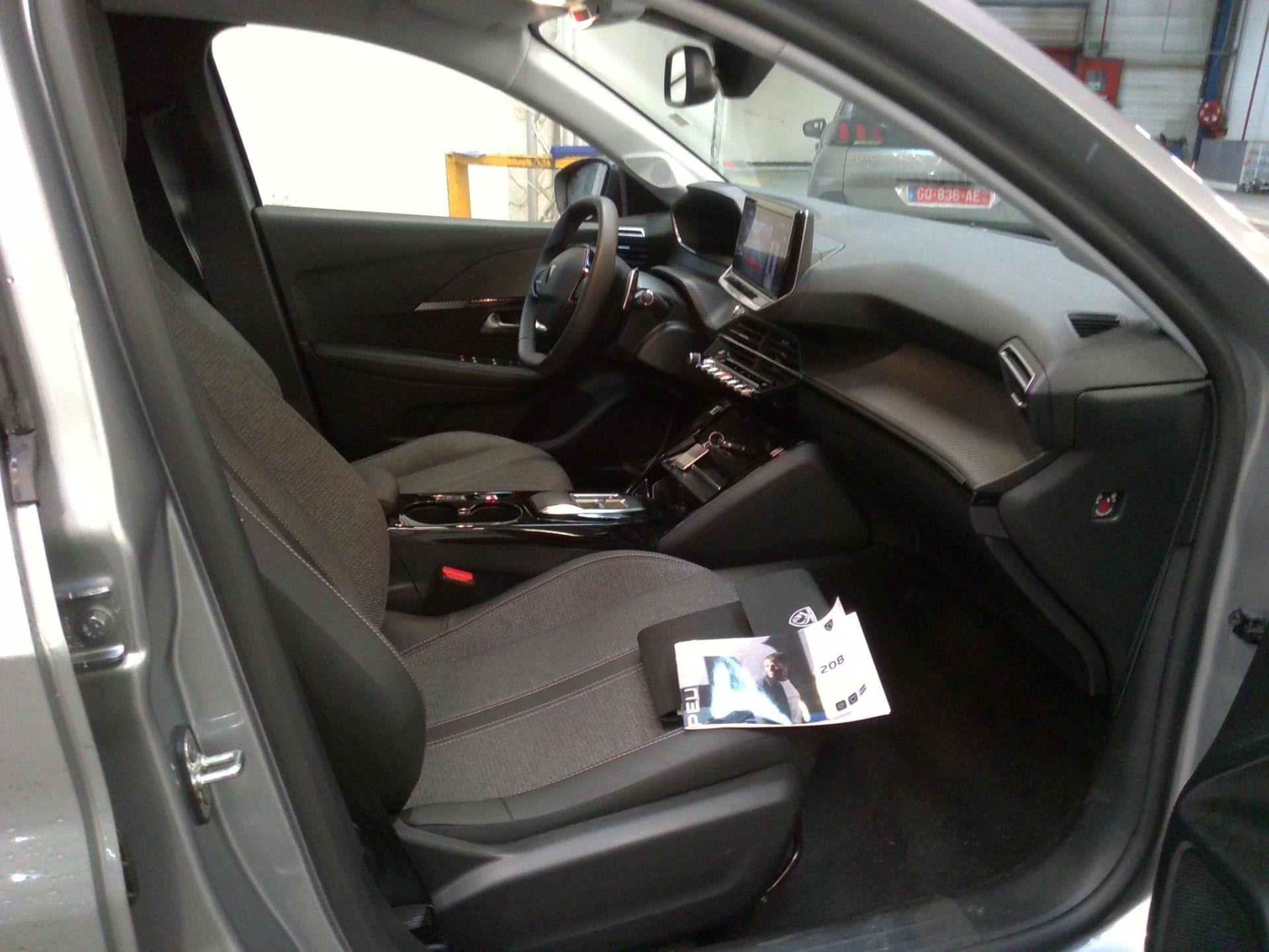 Peugeot 208 Hybrid 100 e-DCS6 Allure 2024