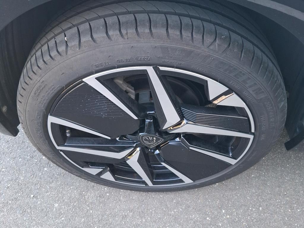 Peugeot 208 Hybrid 136 e-DCS6 GT 2025