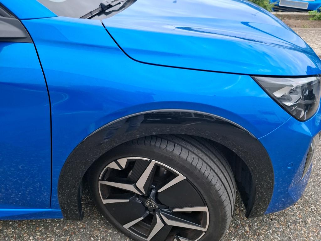 Peugeot 208 Hybrid 110 e-DCS6 GT 2025
