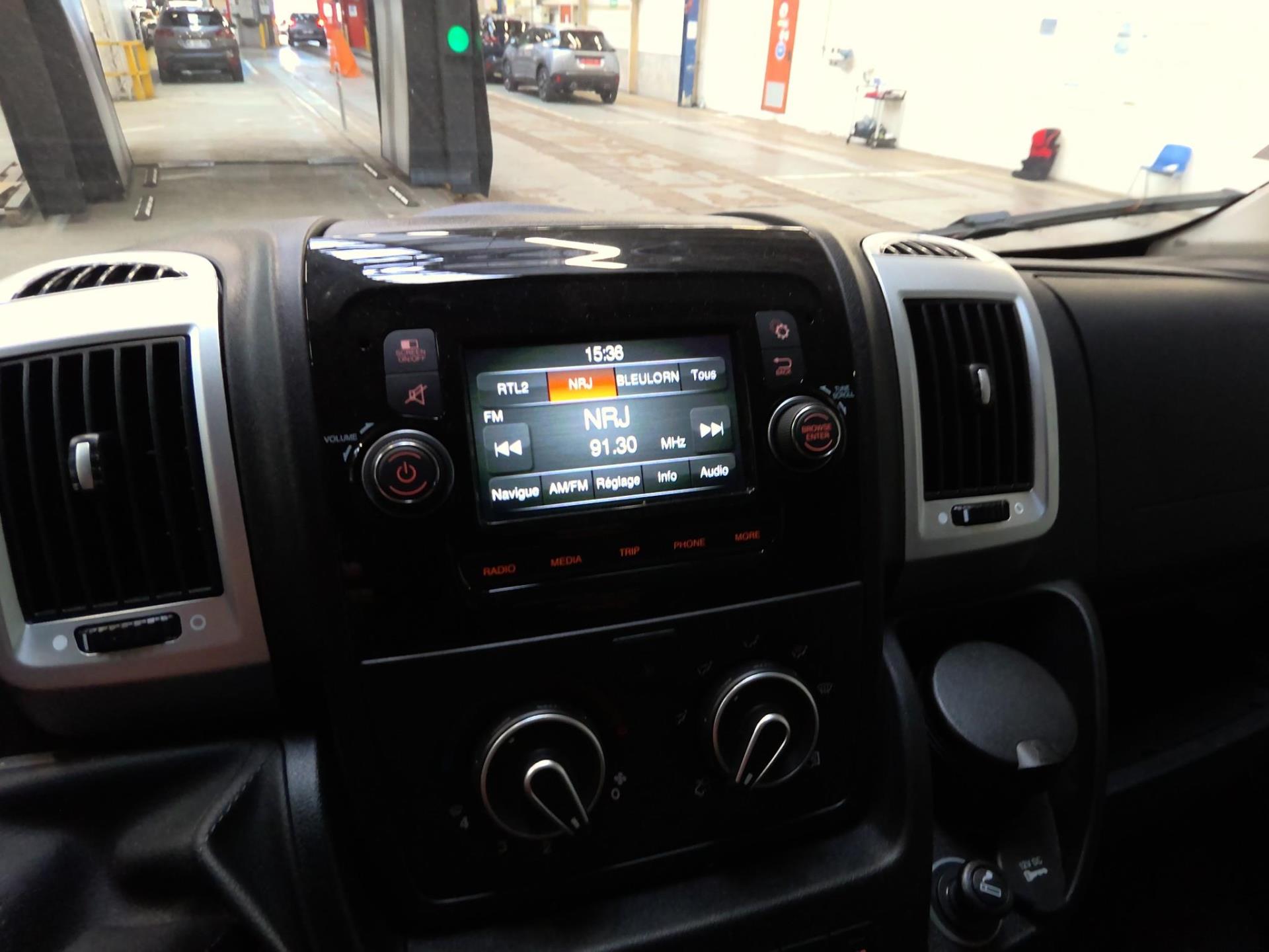 Peugeot Boxer 333 L2H2 BlueHDi 140 S&S Active 9 Places 2019