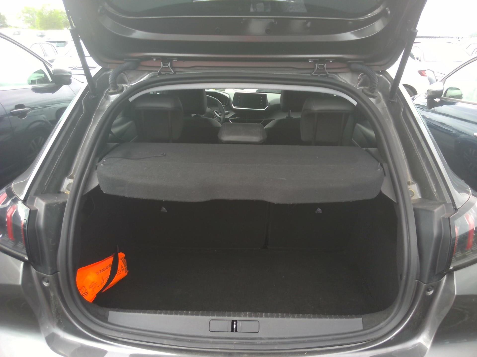 Peugeot 208 BlueHDi 100 S&S BVM6 Allure 2023