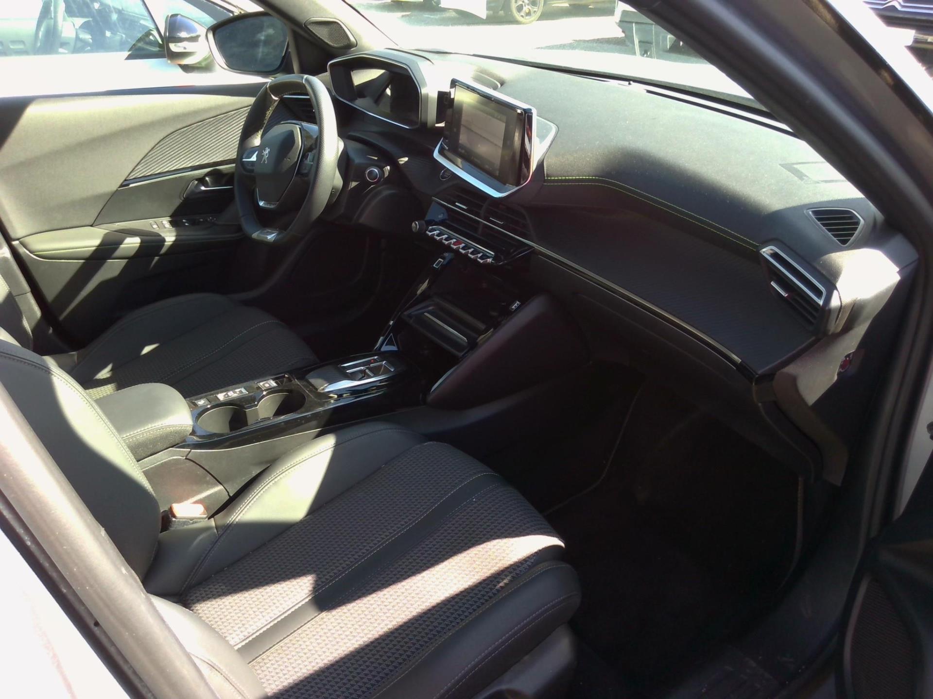 Peugeot 2008 Electrique 136 ch GT 2023