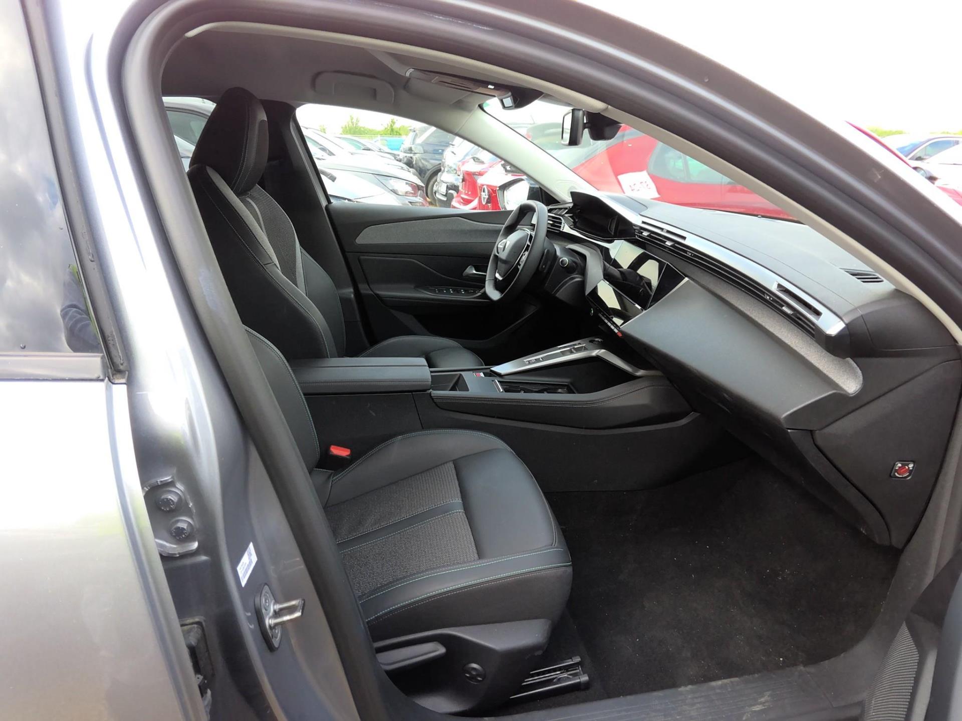 Peugeot 308 SW PHEV 180 e-EAT8 Allure 2024