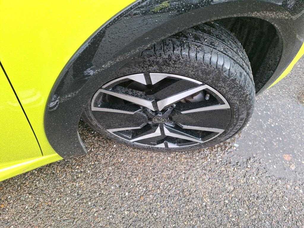 Peugeot 208 PureTech 100 S&S BVM6 GT 2024