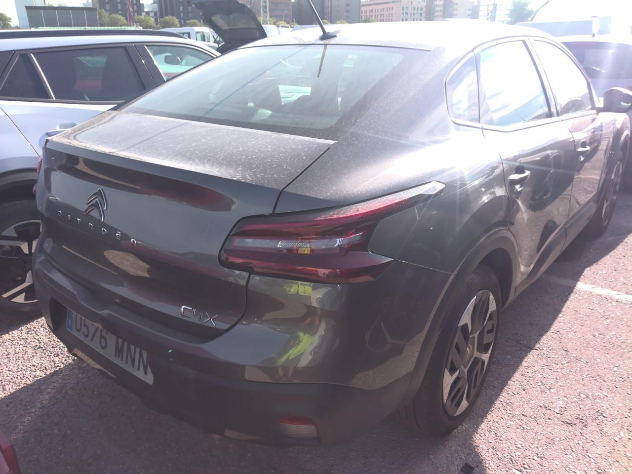 Foto Volvo C4 X 3