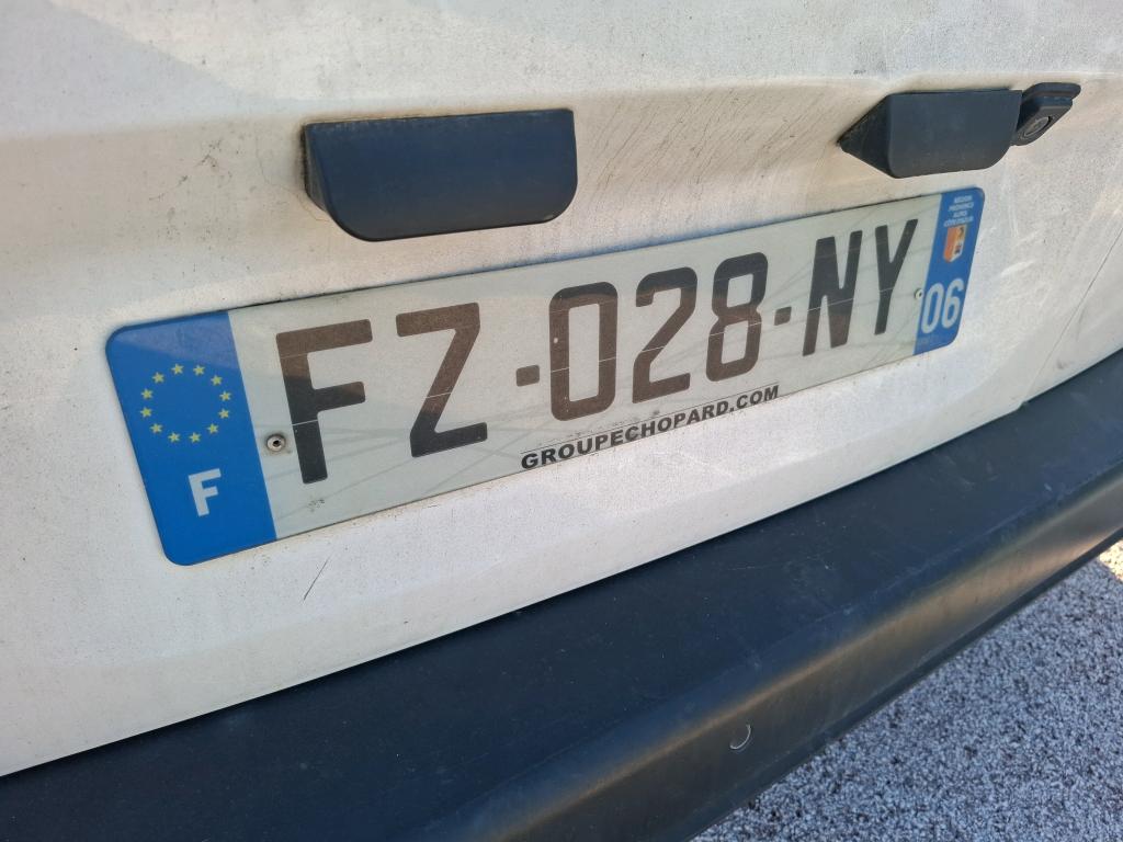 Peugeot PARTNER FOURGON STANDARD 650 KG BLUEHDI 100 S&S BVM5 PREMIUM 2021