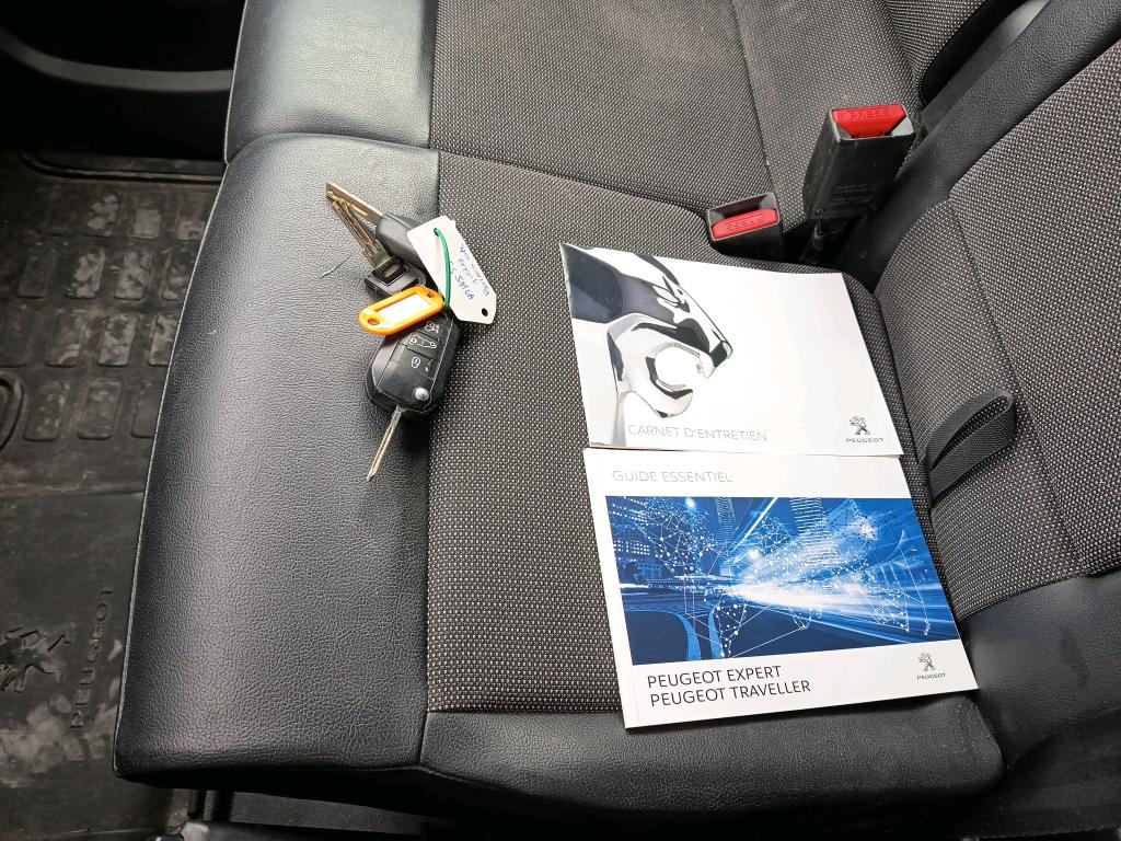 Peugeot EXPERT FGN TOLE STANDARD 2.0 BLUEHDI 120 S&S BVM6 ASPHALT 2020