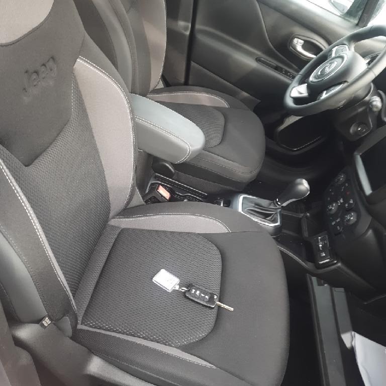 Foto Jeep Renegade 11