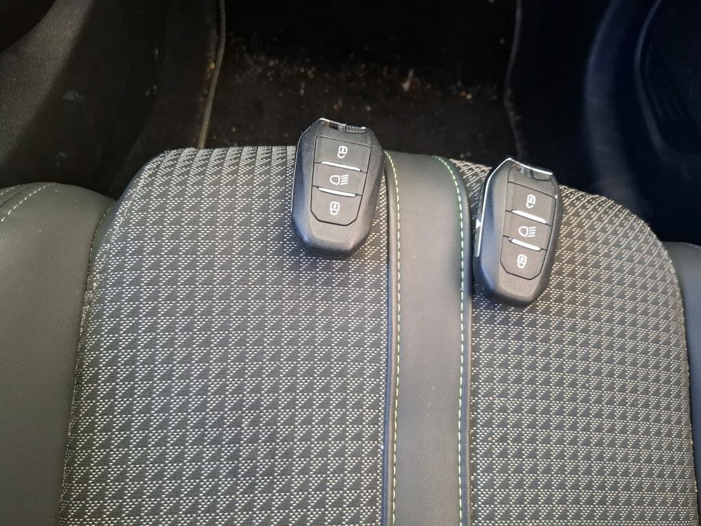 Peugeot 208 PureTech 100 S&S BVM6 GT 2023