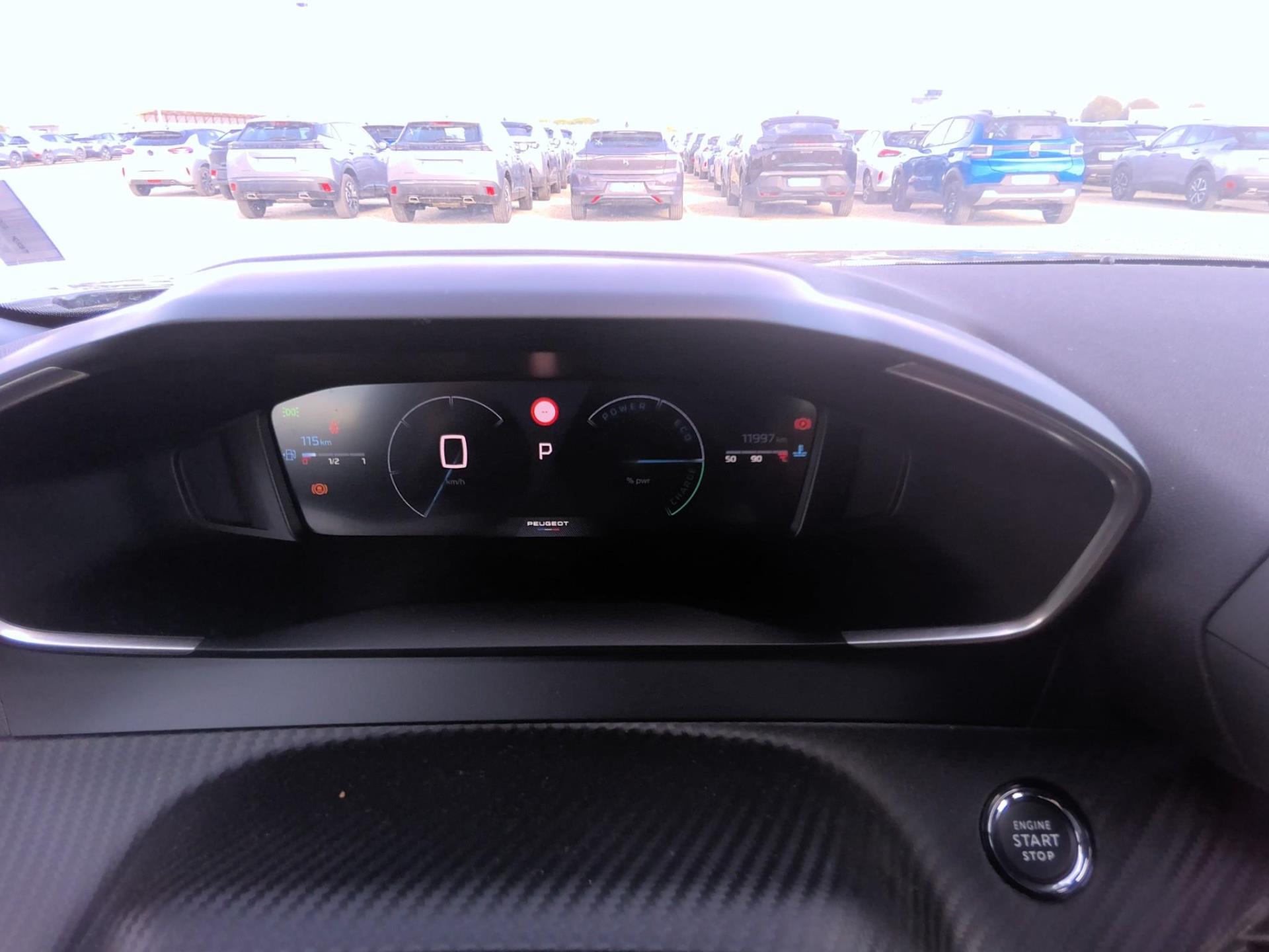 Peugeot 2008 Hybrid 145 e-DCS6 Allure 2025