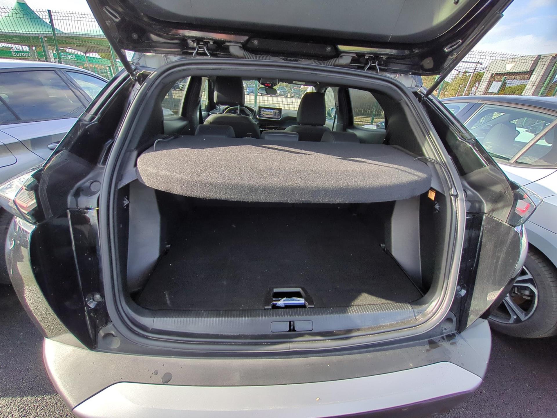 Peugeot 2008 Hybrid 136 e-DCS6 Allure 2024