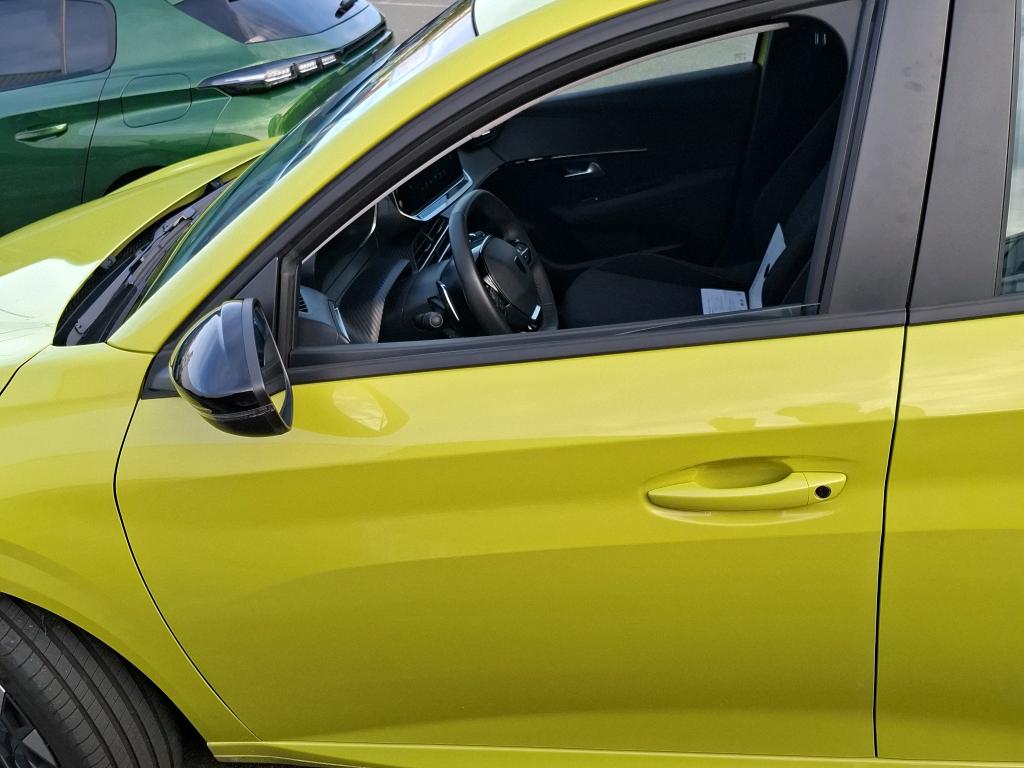 Peugeot 208 Hybrid 110 ch e-DCS6 Style 2025