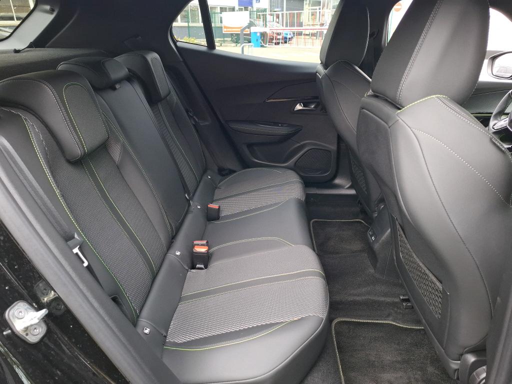 Peugeot 2008 PureTech 130 S&S EAT8 GT 2024