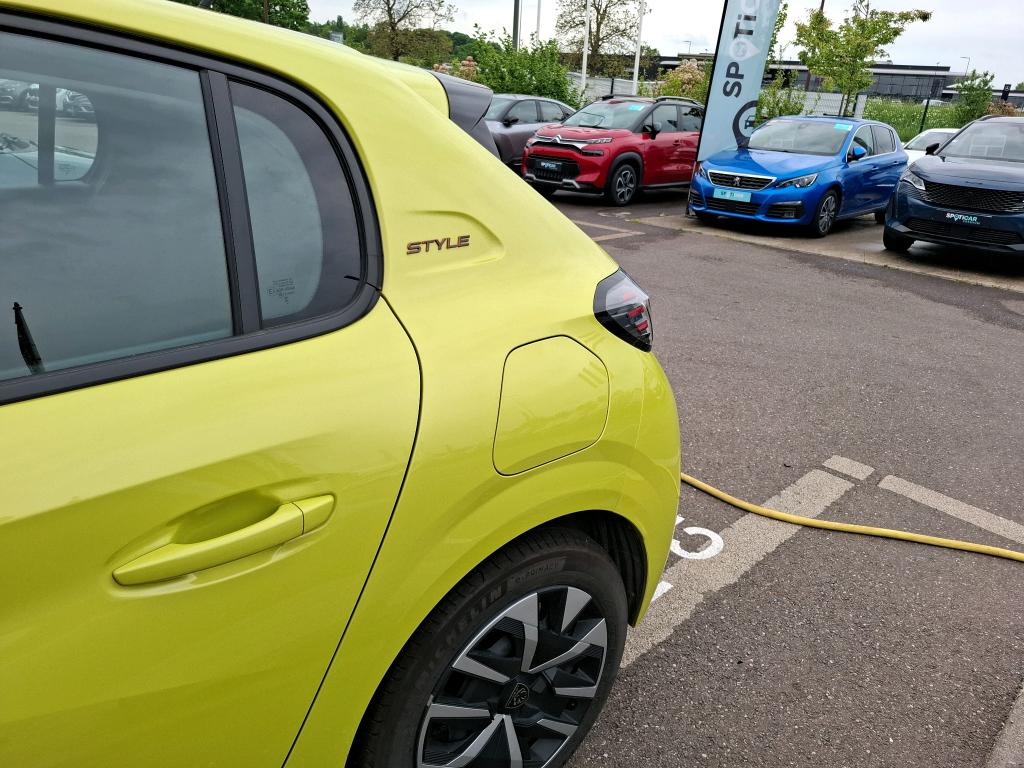 Peugeot 208 100 S&S BVM6 Style 2025