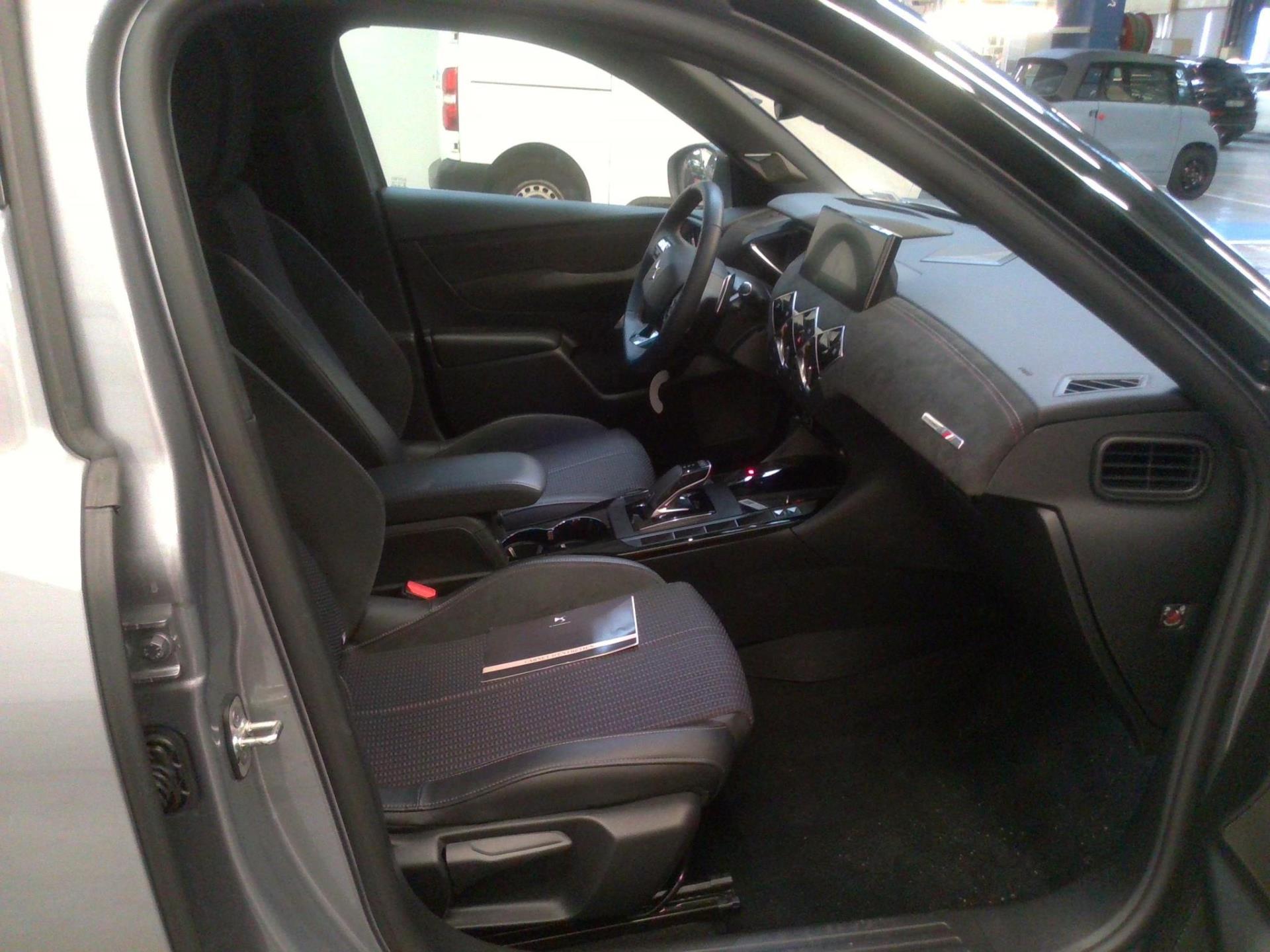 DS DS3 Crossback BlueHDi 130 EAT8 Performance Line+ 2022