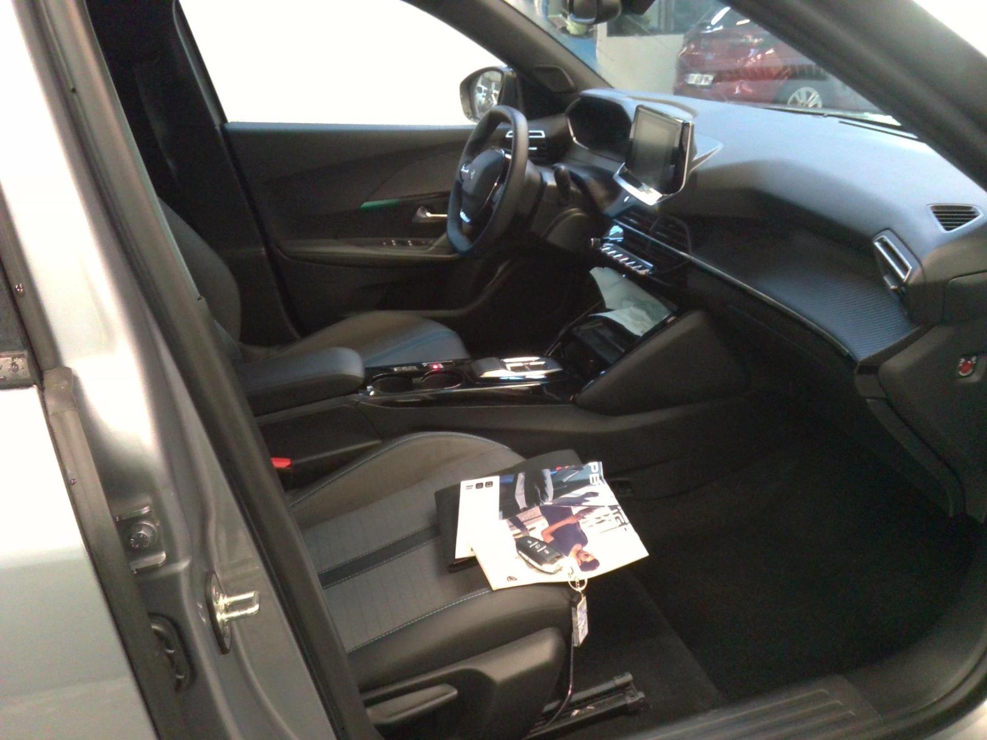 Peugeot 2008 Electrique 136 ch Allure 2023