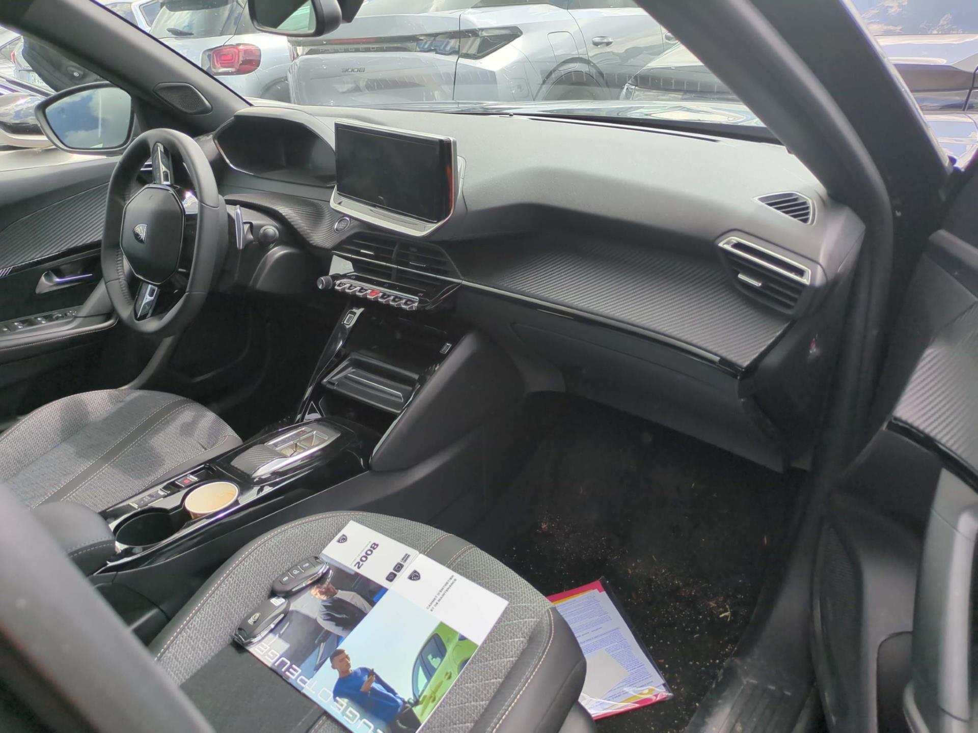 Peugeot 2008 Hybrid 136 e-DCS6 Allure 2025