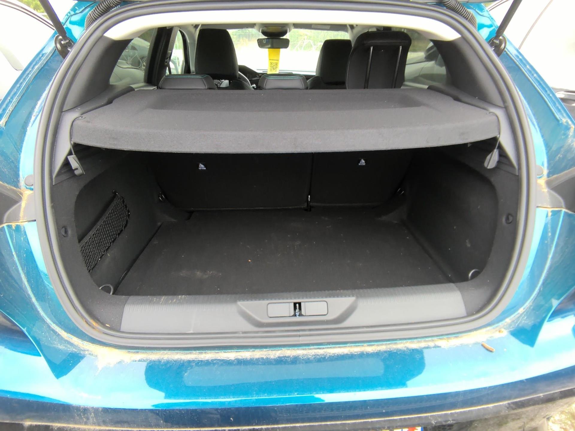 Peugeot 308 Hybrid 136 e-DCS6 Allure 2025