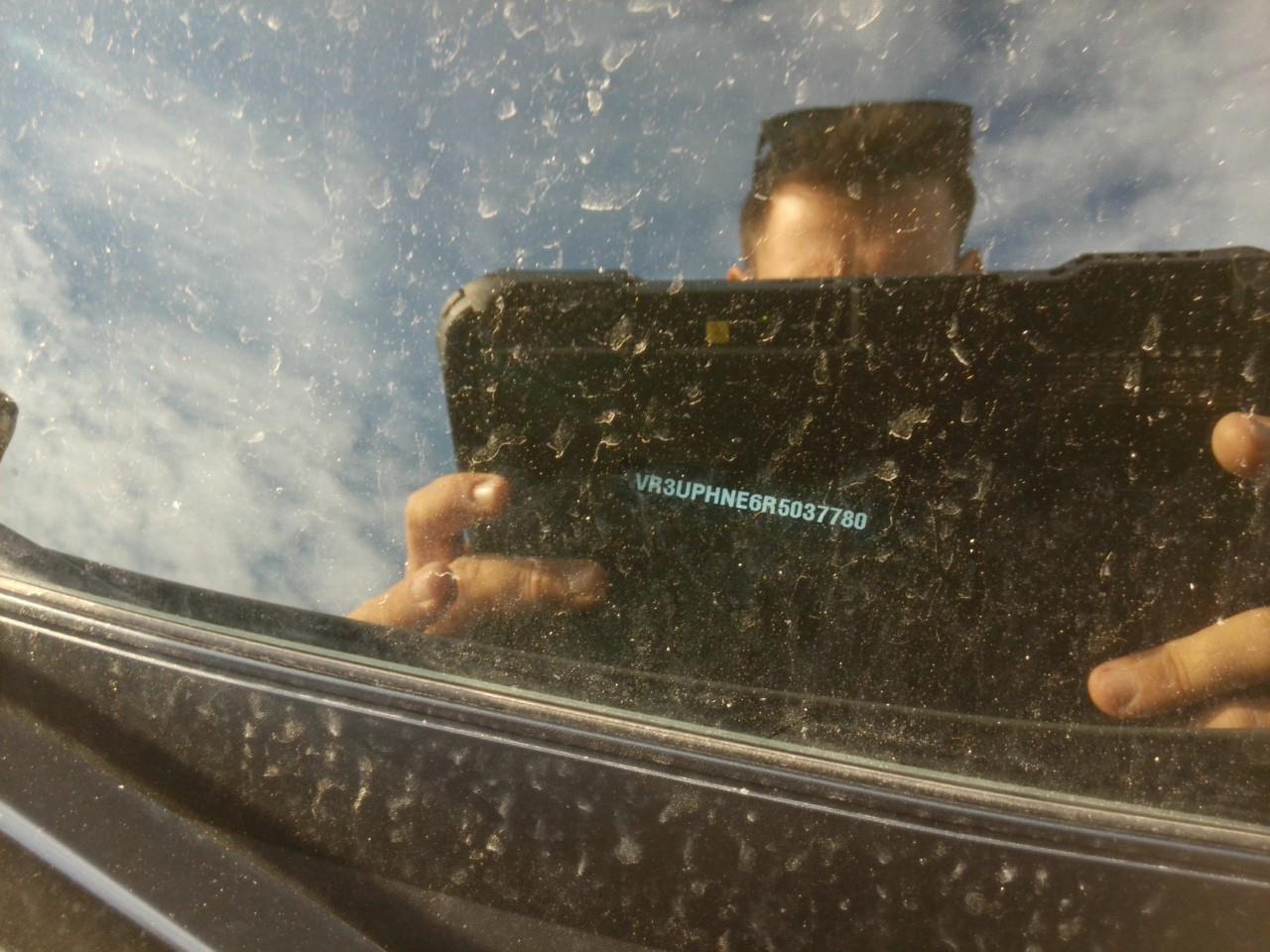 Foto Peugeot 208 6