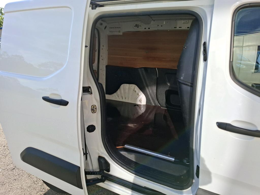 Opel COMBO CARGO 1.5 100 CH S/S L1H1 BVM6 STANDARD PACK CLIM 2022