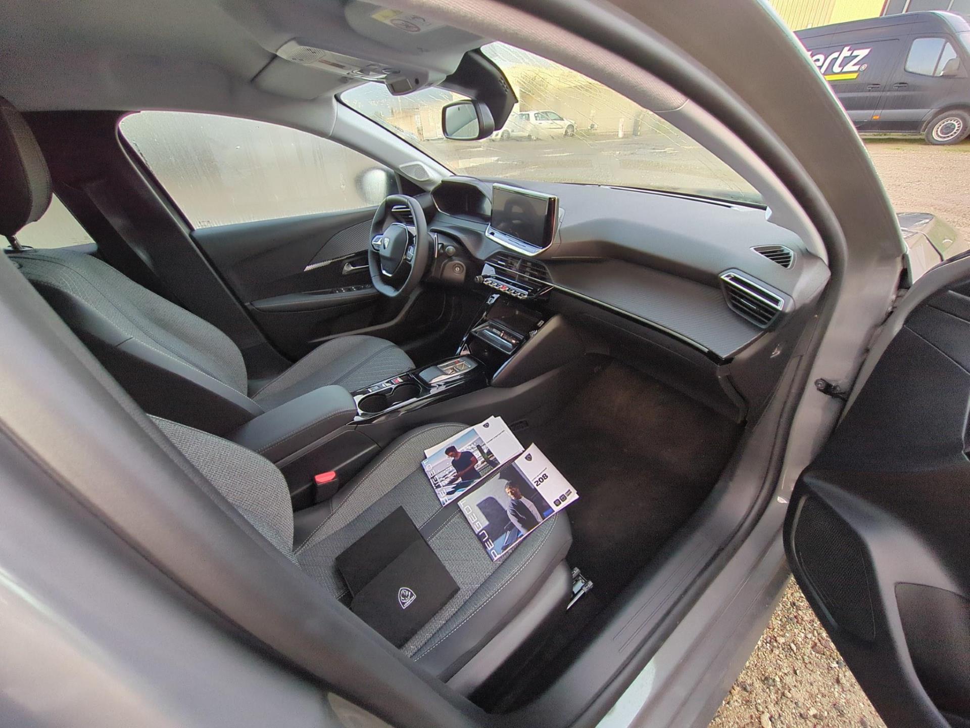 Peugeot 208 Hybrid 100 e-DCS6 Allure 2024