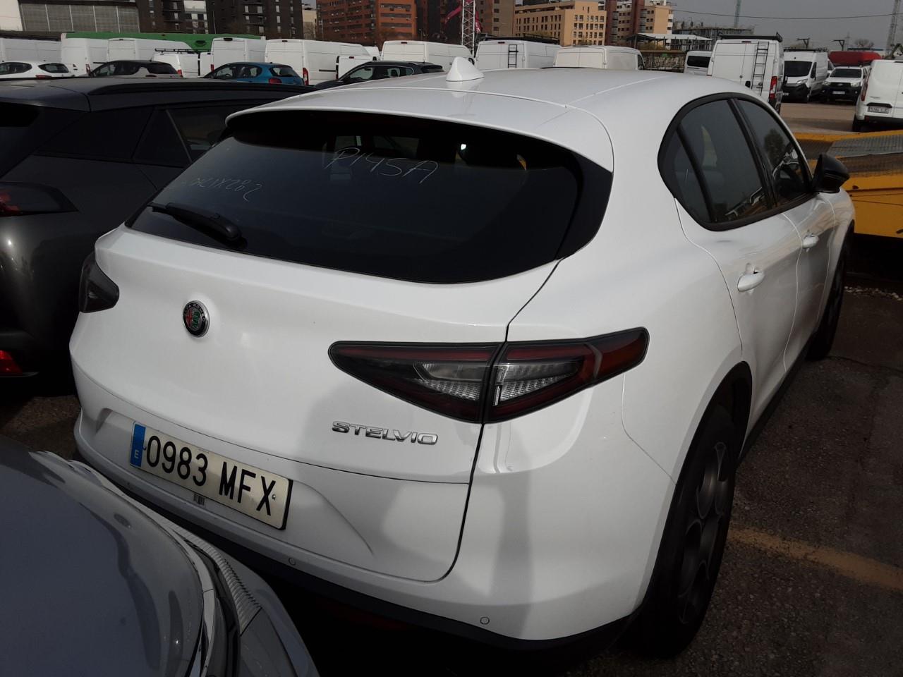 Foto Alfa Romeo Stelvio 4
