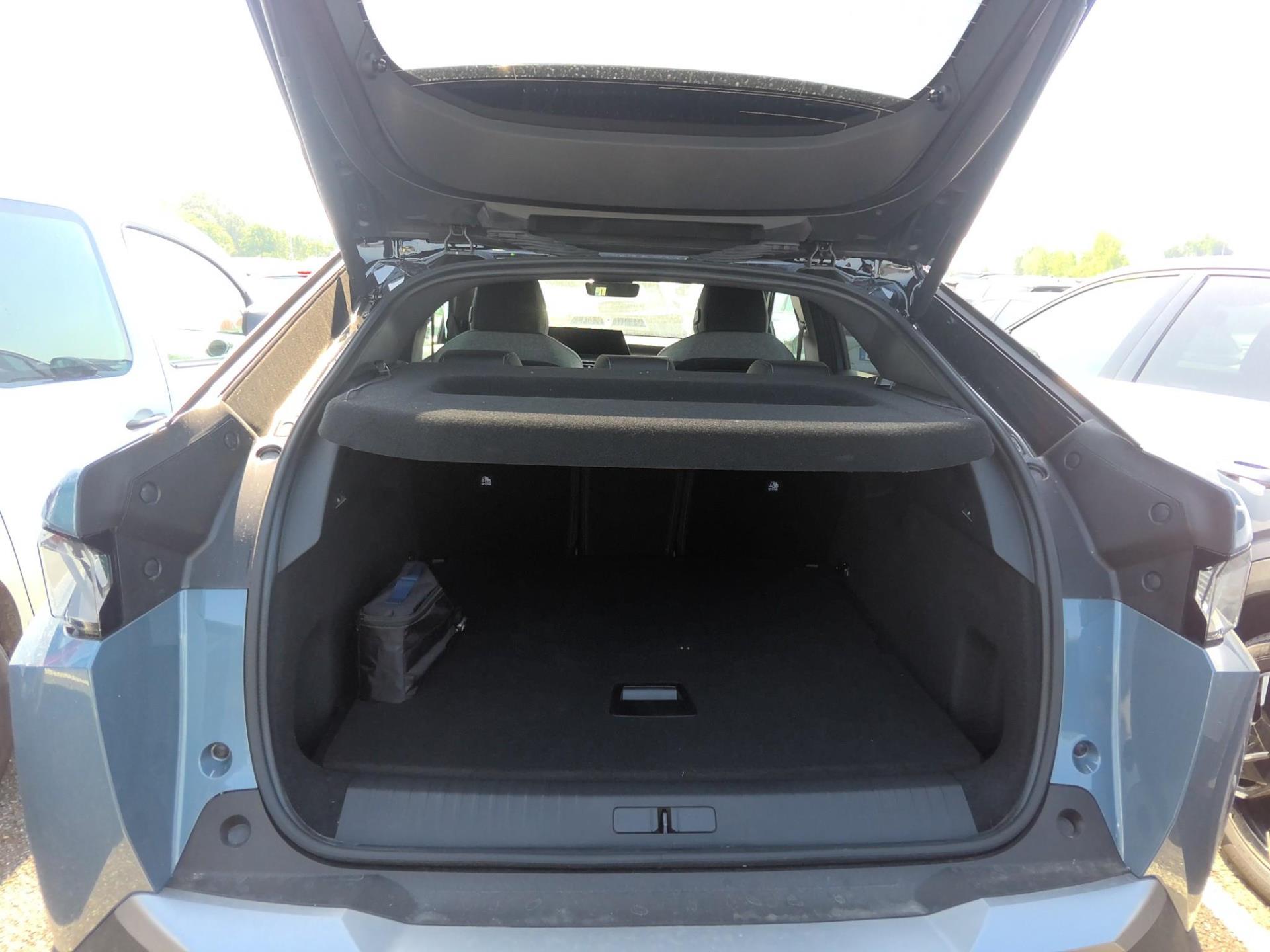 Peugeot 3008 Hybrid 145 e-DCS6 GT 2025