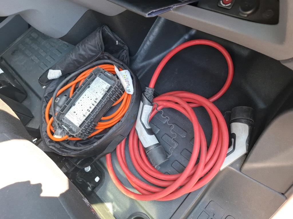 Peugeot EXPERT FGN TOLE STANDARD ELECTRIQUE 75KWH 136 ASPHALT 2022