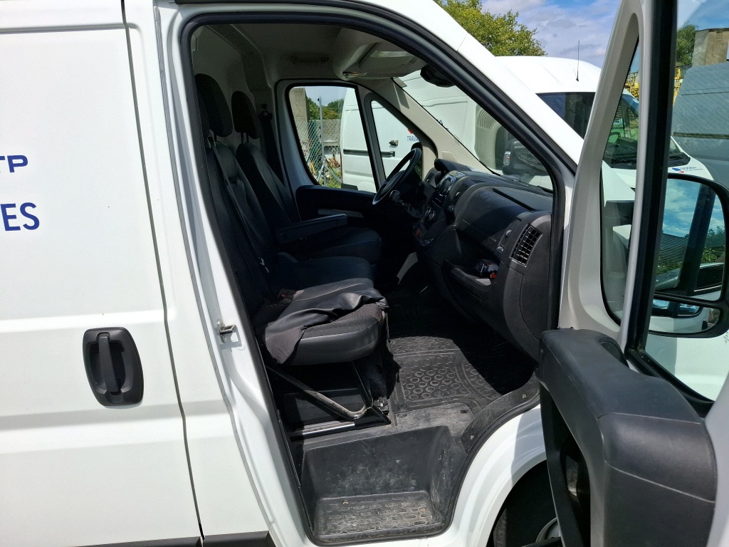 Peugeot BOXER TOLE 335 L2H2 BLUEHDI 120 S&S ASPHALT 2021