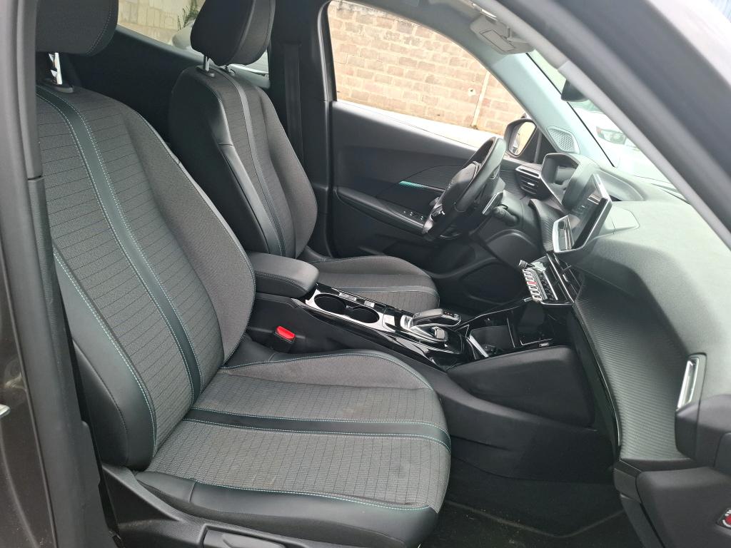 Peugeot 2008 PureTech 130 S&S EAT8 Allure Business 2021