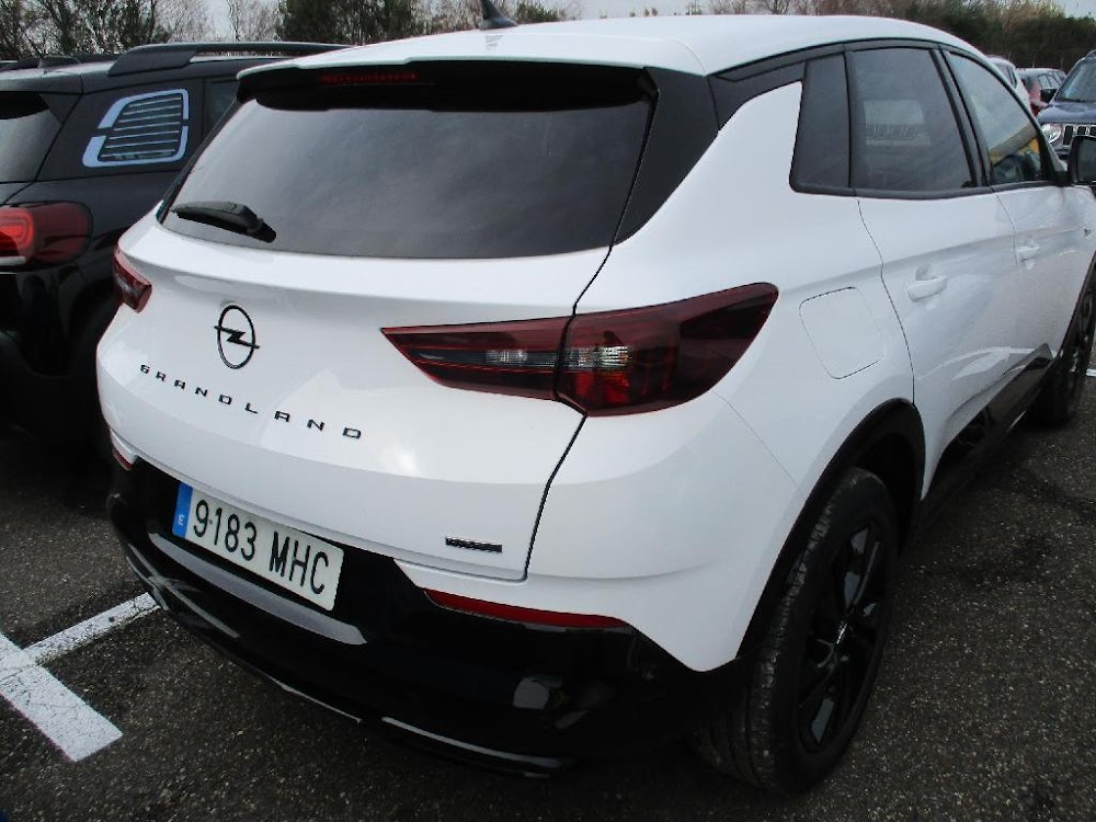 Foto Opel Grandland PHEV 9