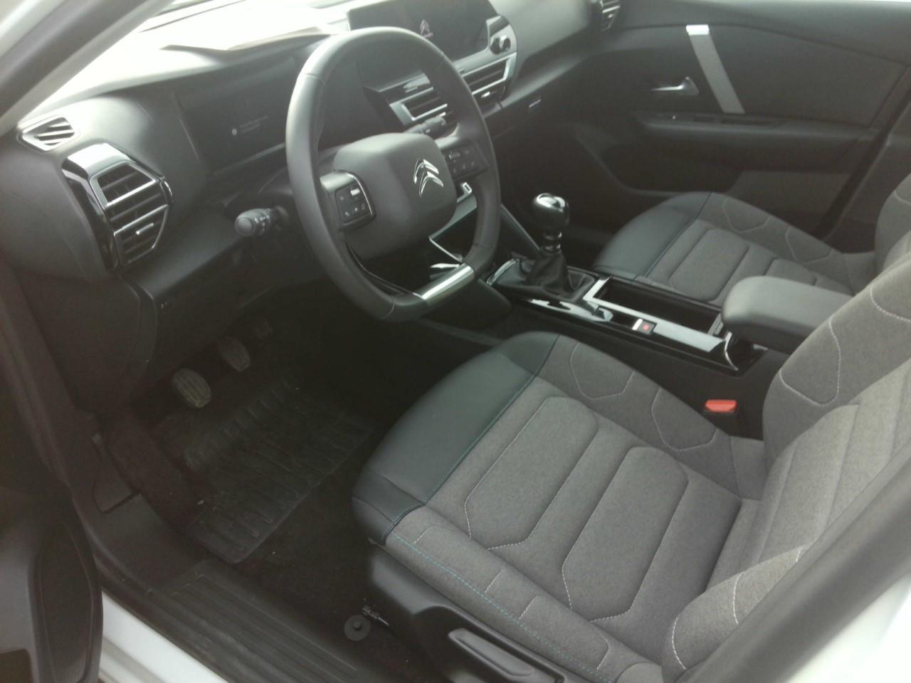 Foto Citroën C4 X 6