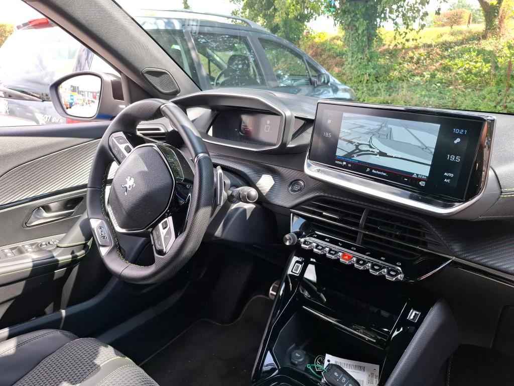 Peugeot 2008 BlueHDi 130 S&S EAT8 GT 2022
