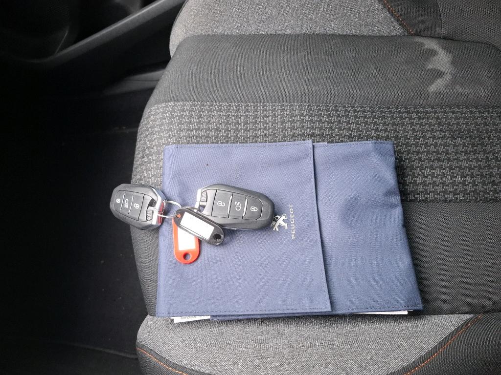 Peugeot 3008 BlueHDi 130ch S&S EAT8 Active Business 2021