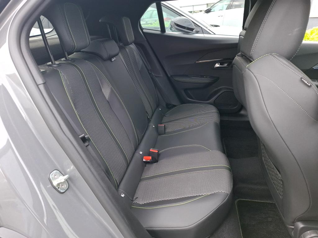 Peugeot 2008 Hybrid 145 e-DCS6 GT 2025