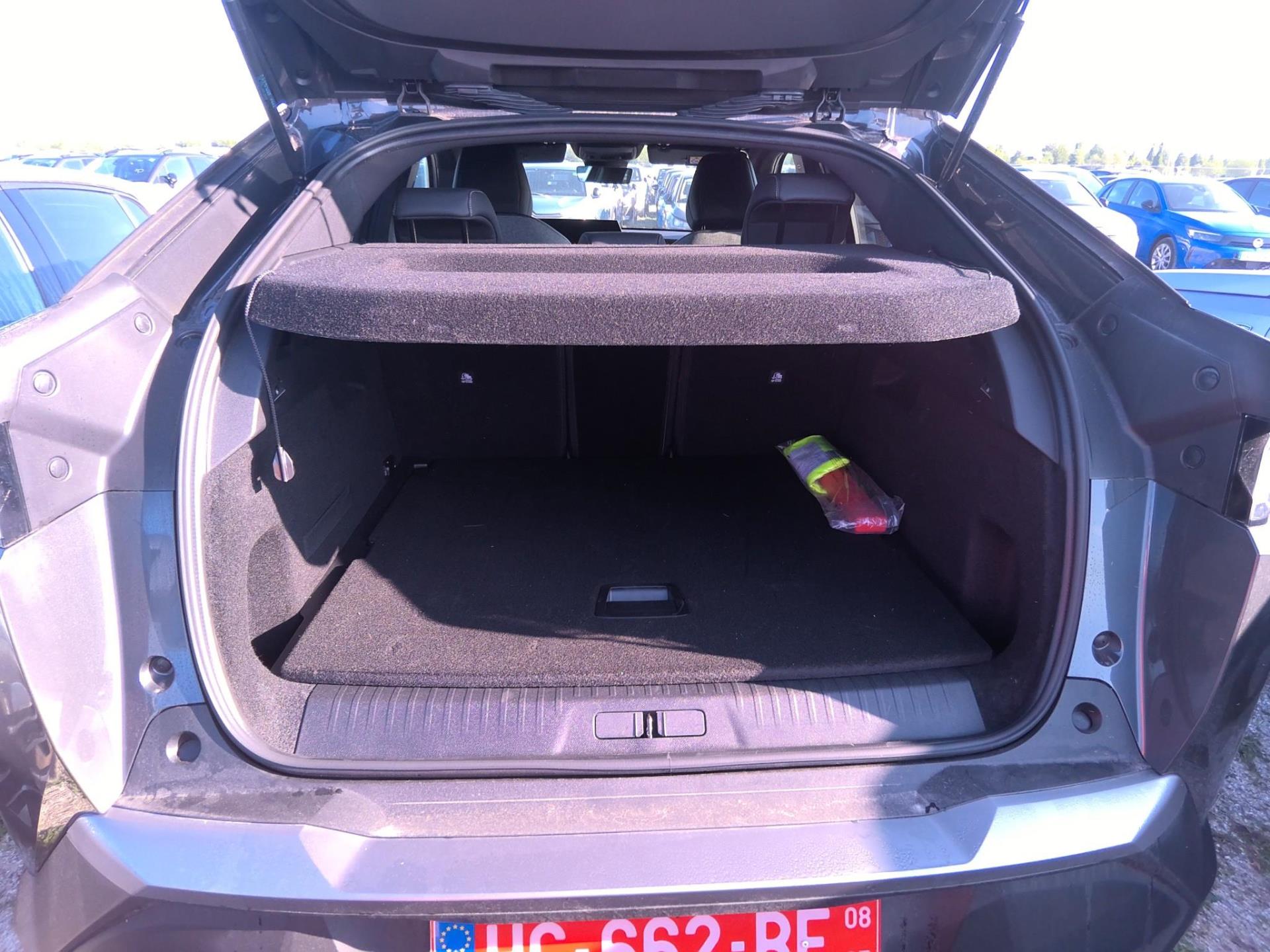 Peugeot 3008 Hybrid 136 e-DCS6 Allure 2025