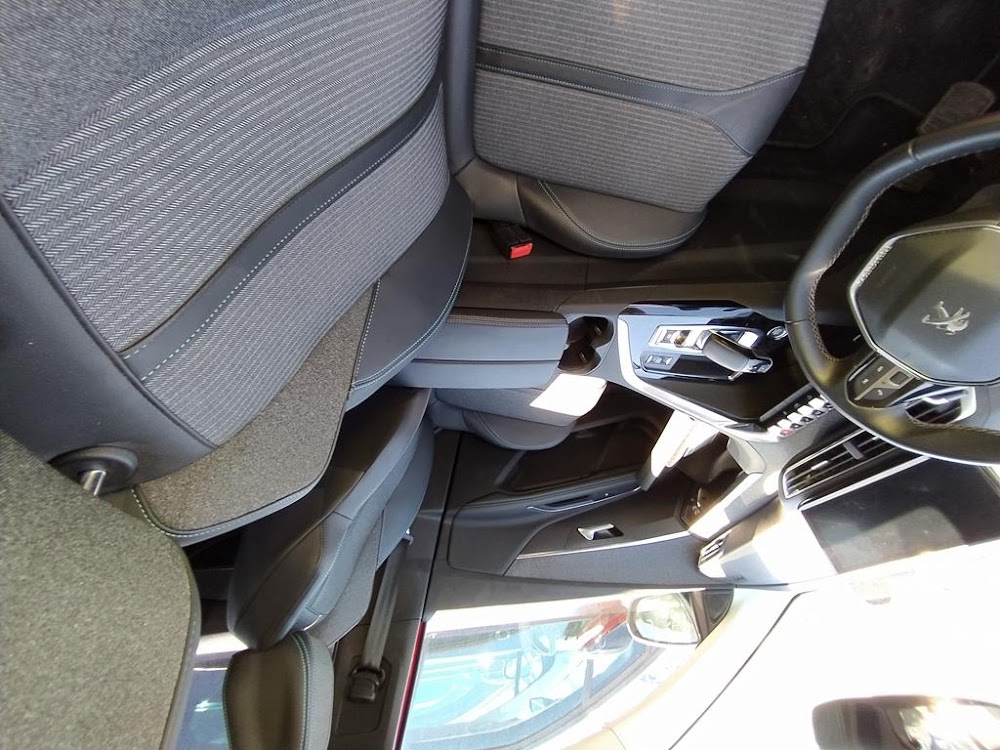 Foto Peugeot 3008 Hybrid 13