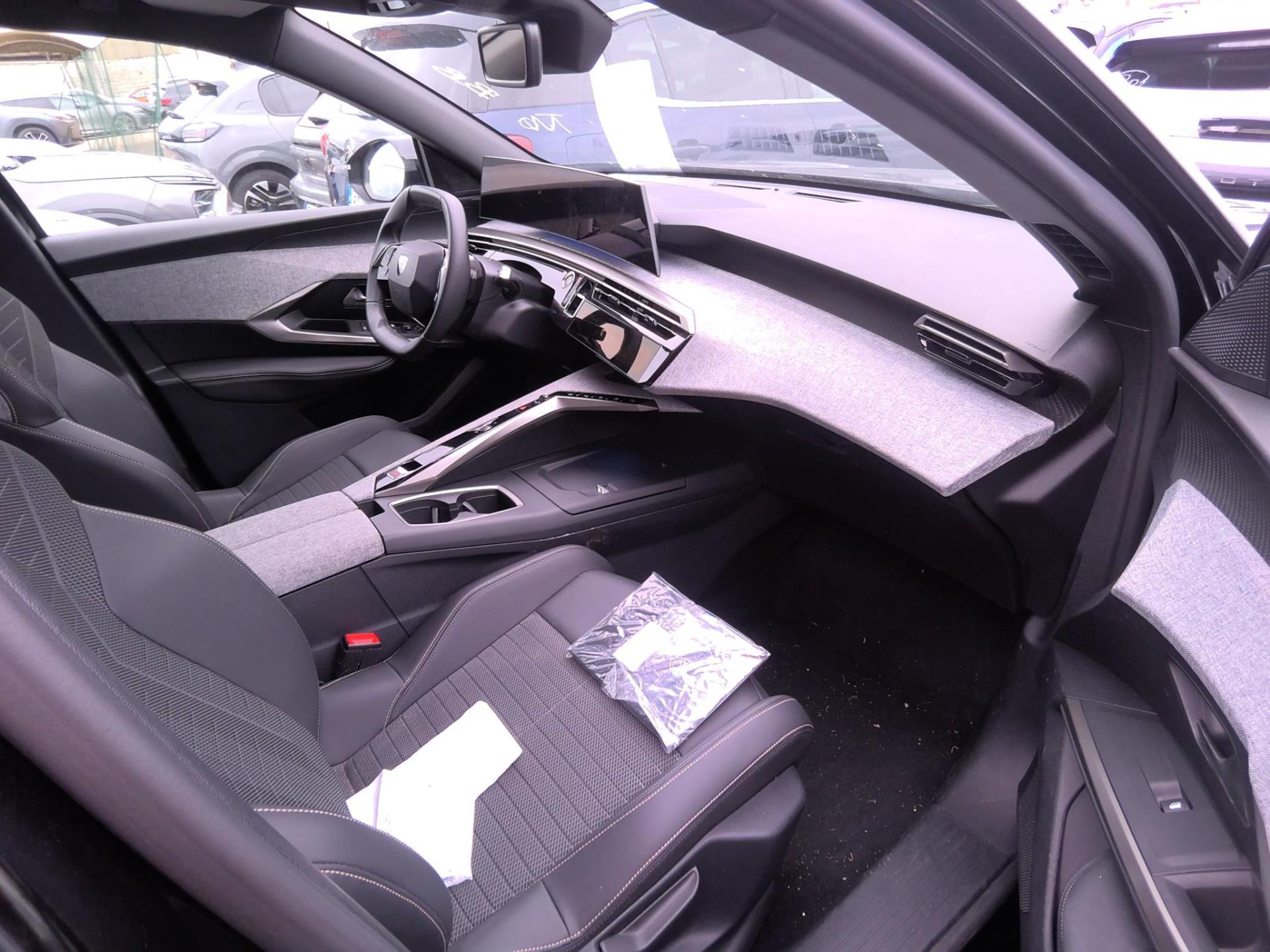 Peugeot 3008 Hybrid 136 e-DCS6 Allure 2024