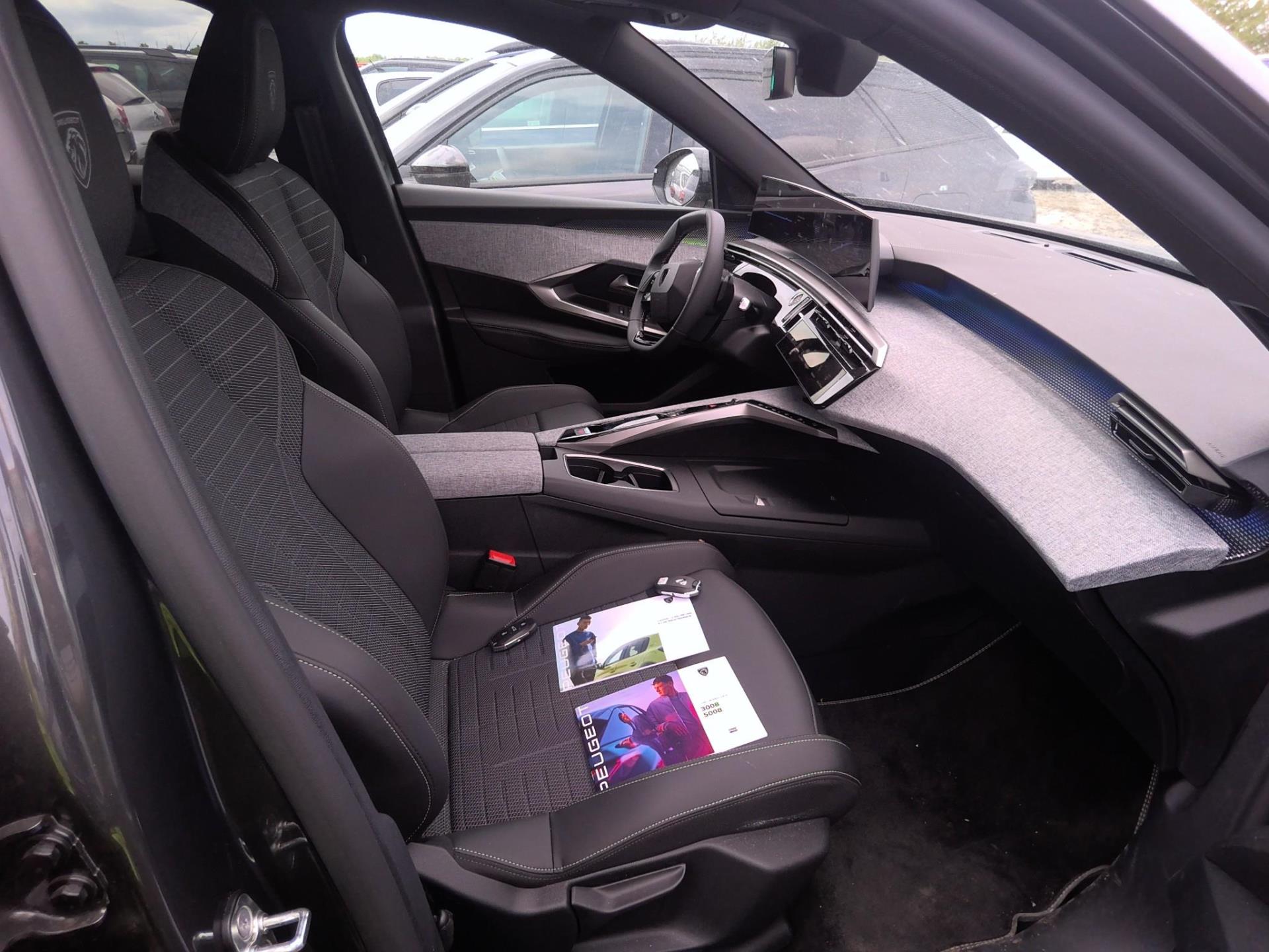 Peugeot 3008 Hybrid 136 e-DCS6 GT 2025