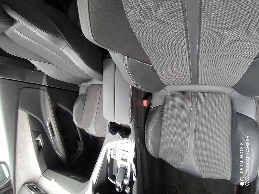 Foto Peugeot 3008 Hybrid 11