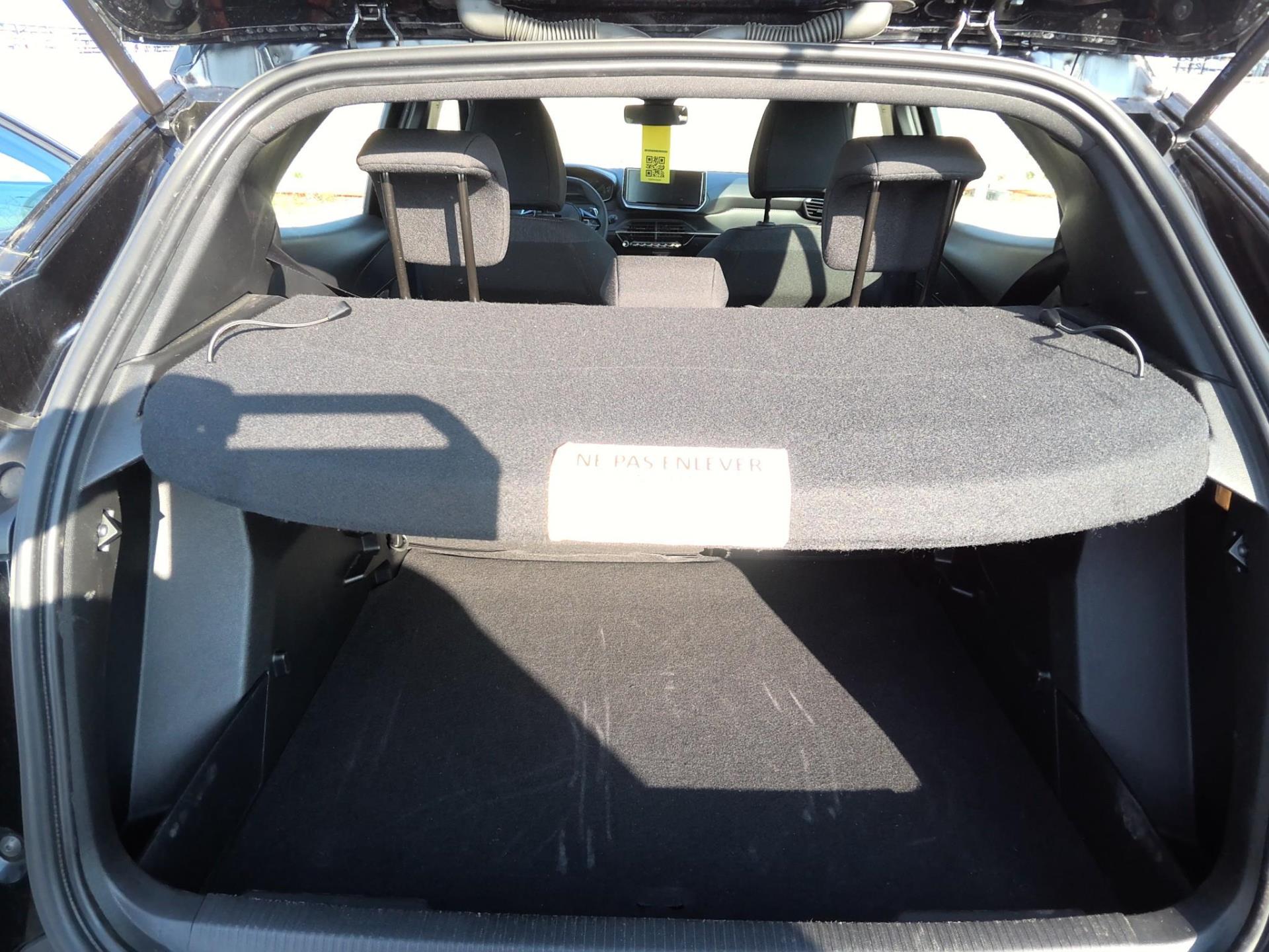 Peugeot 2008 Hybrid 145 e-DCS6 Style 2025